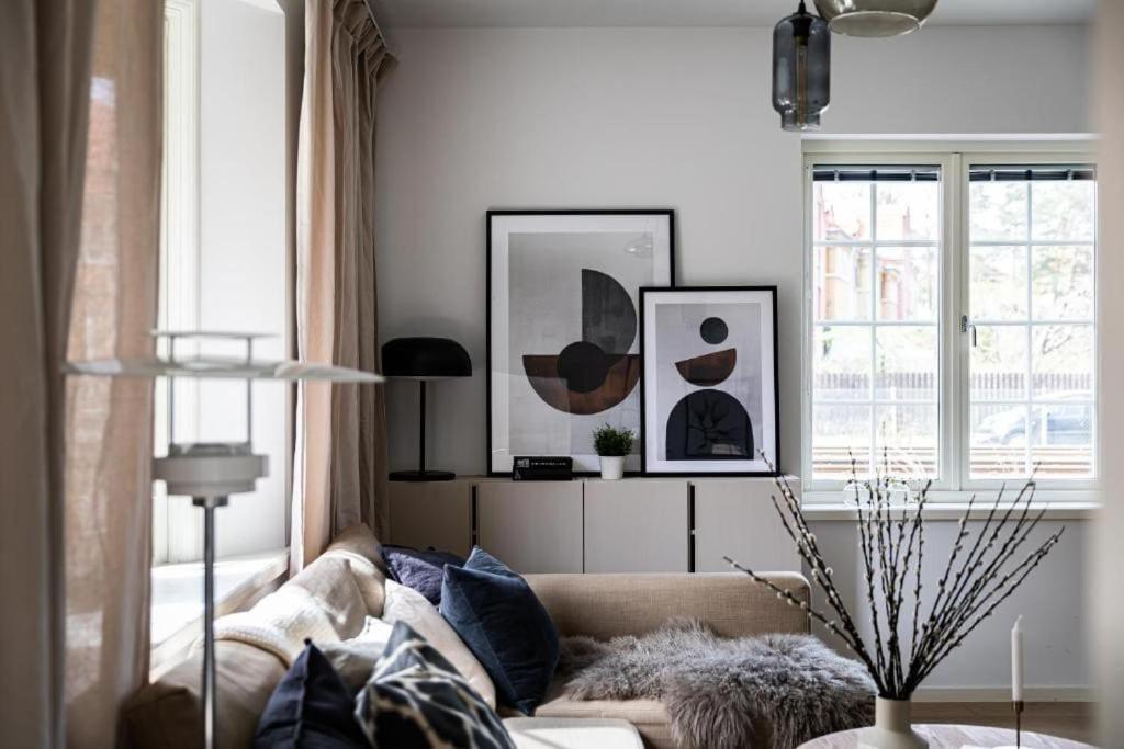 Beautiful And Modern Accommodation Near Stockholm City Exterior foto