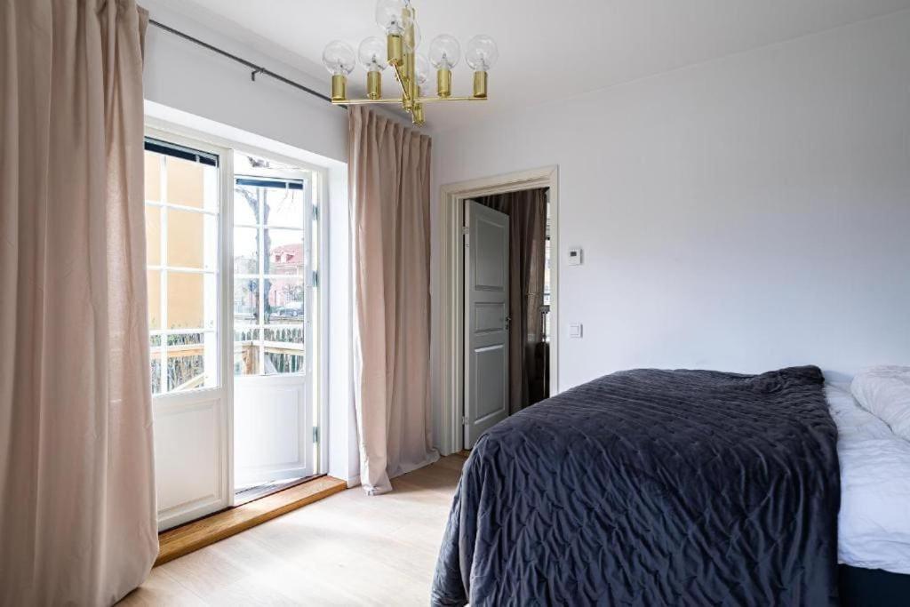 Beautiful And Modern Accommodation Near Stockholm City Exterior foto